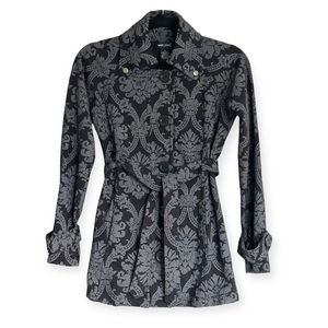 Wet Seal black damask sweatshirt jacket | size small